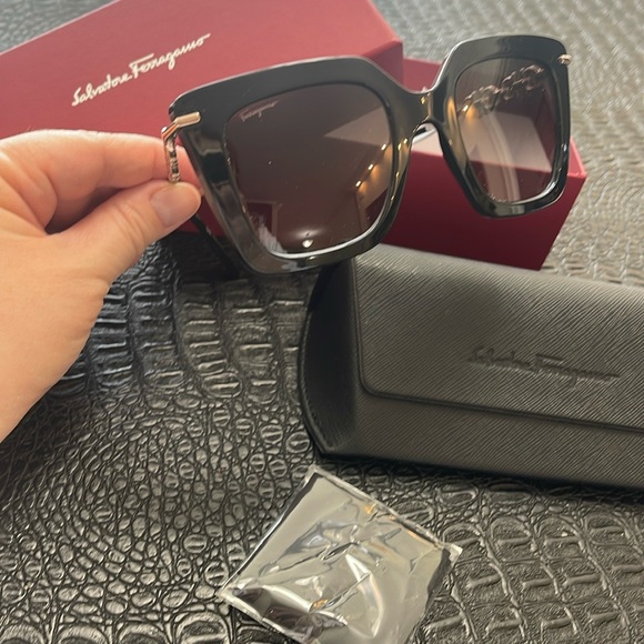Salvatore Ferragamo Black Frame Gancini Chain Square Sunglasses SF1041S
